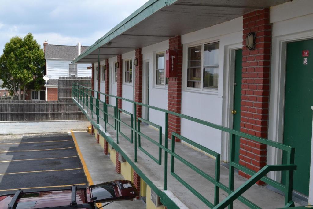 Budget Inn Christiansburg Esterno foto