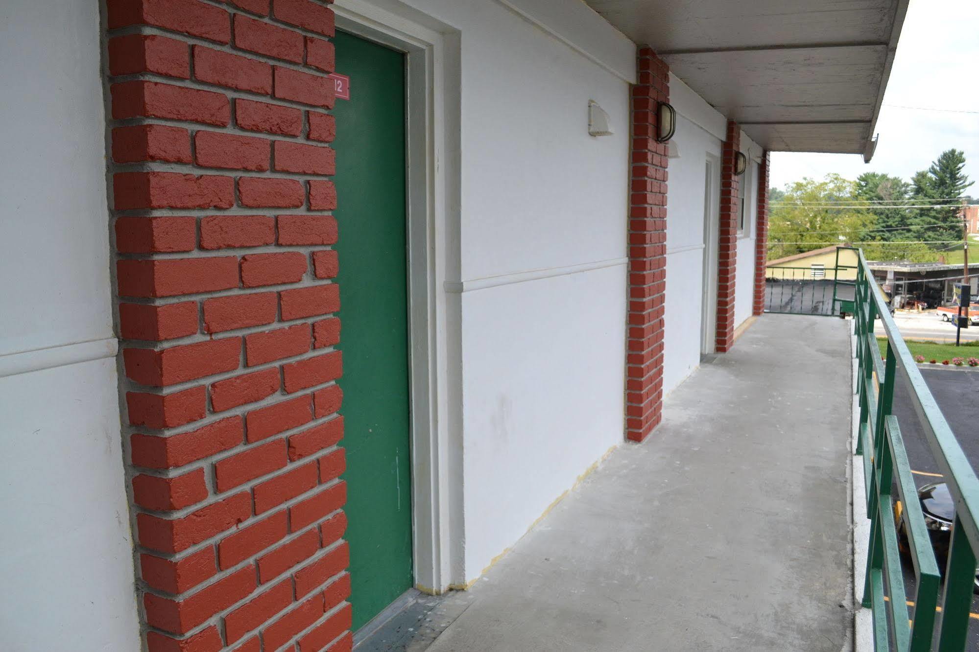 Budget Inn Christiansburg Esterno foto
